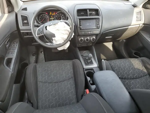 JA4APUAU8NU021052 2022 MITSUBISHI OUTLANDER - Image 8