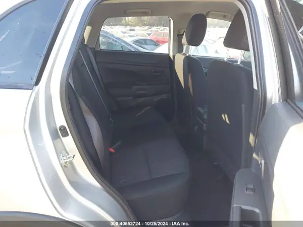 JA4APUAU8NU021844 2022 MITSUBISHI OUTLANDER - Image 8