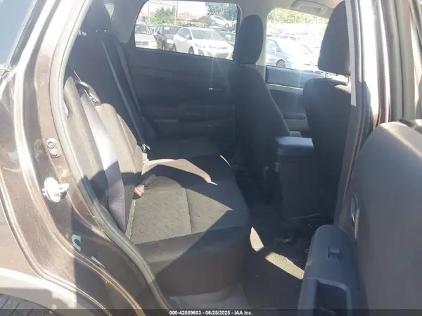 JA4APUAU9MU007210 2021 MITSUBISHI OUTLANDER - Image 8