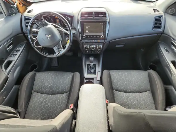 JA4APUAU9MU021141 2021 MITSUBISHI OUTLANDER - Image 8