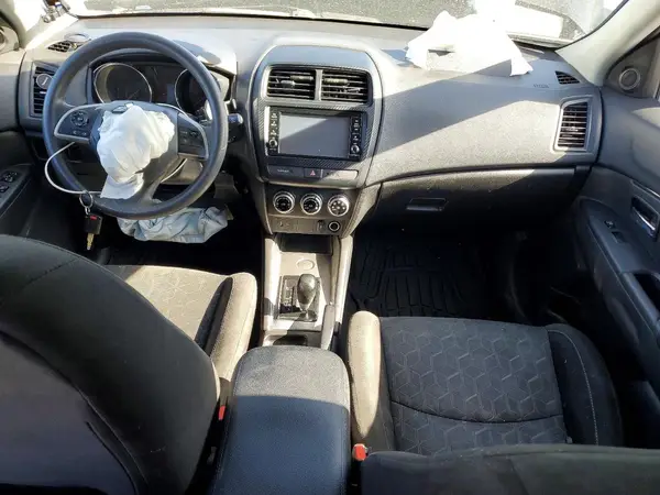 JA4APUAU9MU033452 2021 MITSUBISHI OUTLANDER - Image 8