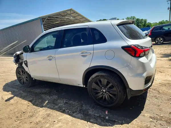 JA4APUAU9NU013638 2022 MITSUBISHI OUTLANDER - Image 2