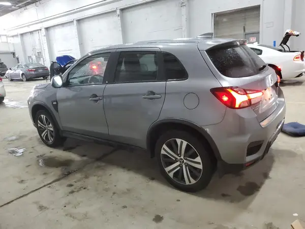 JA4APUAU9NU017317 2022 MITSUBISHI OUTLANDER - Image 2