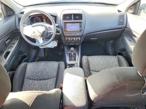 JA4APUAU9NU021190 2022 MITSUBISHI OUTLANDER - Image 8
