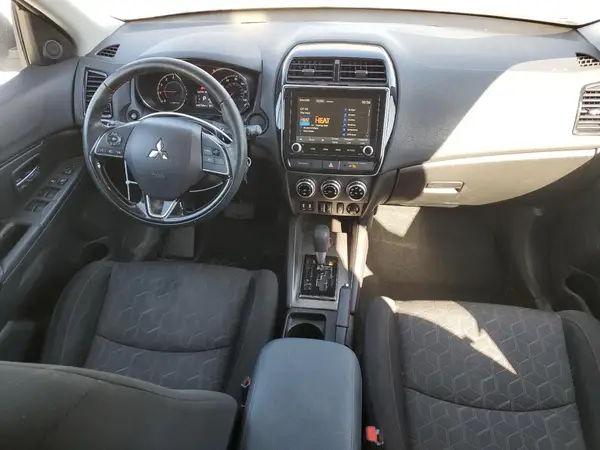 JA4APUAUXMU007944 2021 MITSUBISHI OUTLANDER - Image 8