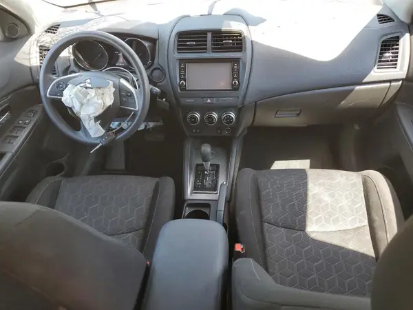 JA4APUAUXMU011864 2021 MITSUBISHI OUTLANDER - Image 8