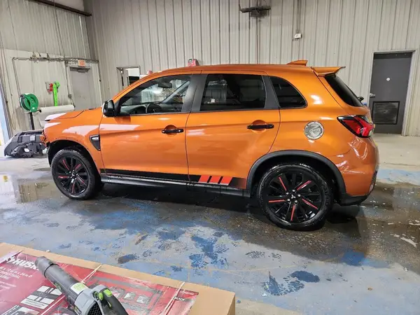 JA4APUAUXMU011878 2021 MITSUBISHI OUTLANDER - Image 2