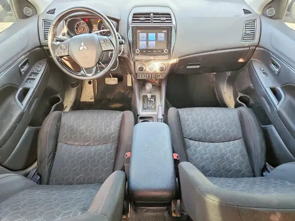 JA4APUAUXMU015025 2021 MITSUBISHI OUTLANDER - Image 8