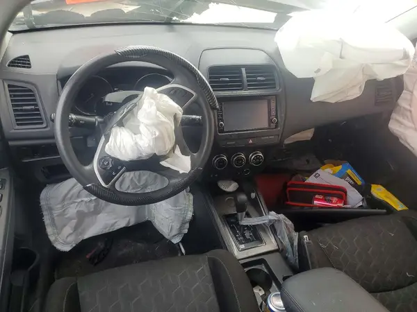 JA4APUAUXMU021732 2021 MITSUBISHI OUTLANDER - Image 8