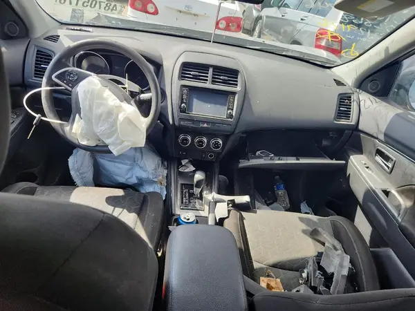 JA4APUAUXMU028681 2021 MITSUBISHI OUTLANDER - Image 8