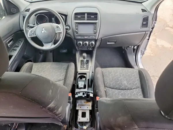 JA4APUAUXMU035131 2021 MITSUBISHI OUTLANDER - Image 8
