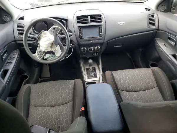 JA4APUAUXMU036716 2021 MITSUBISHI OUTLANDER - Image 8