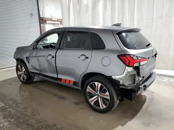 JA4APUAUXNU015768 2022 MITSUBISHI OUTLANDER - Image 2