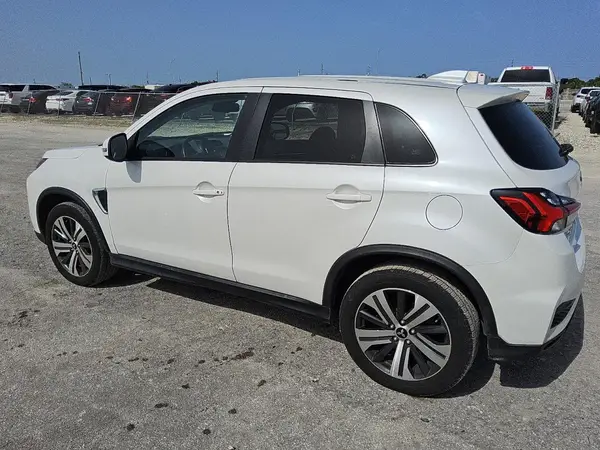 JA4APVAU1MU021902 2021 MITSUBISHI OUTLANDER - Image 2
