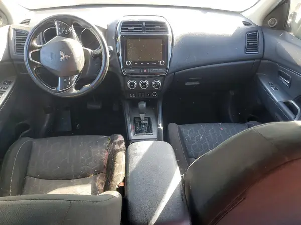JA4APVAU2MU013954 2021 MITSUBISHI OUTLANDER - Image 8