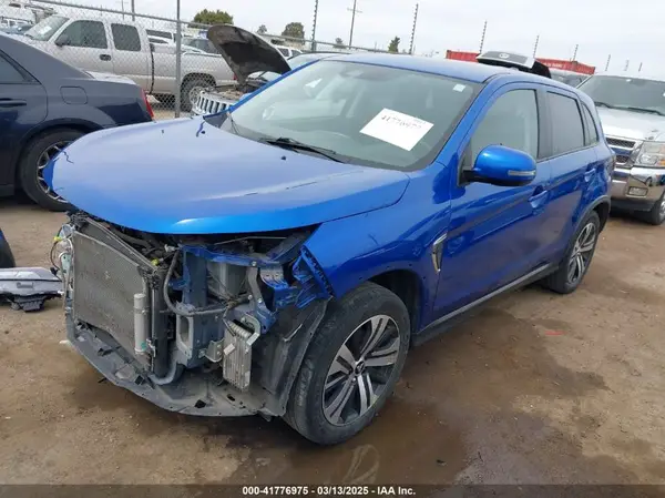 JA4APVAU2MU035615 2021 MITSUBISHI OUTLANDER - Image 2