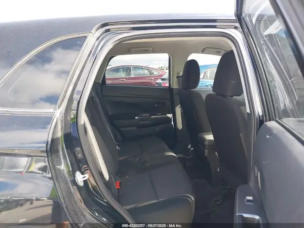 JA4APVAU3MU015776 2021 MITSUBISHI OUTLANDER - Image 8