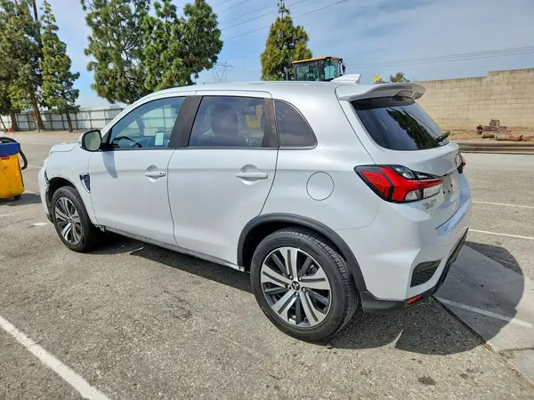 JA4APVAU3NU003970 2022 MITSUBISHI OUTLANDER - Image 2