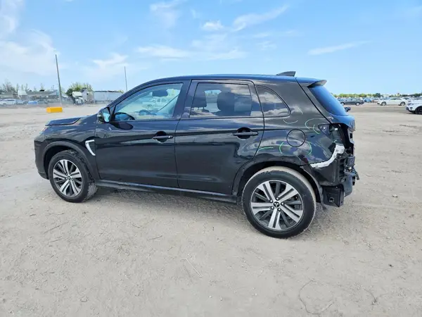 JA4APVAU4MU012496 2021 MITSUBISHI OUTLANDER - Image 2