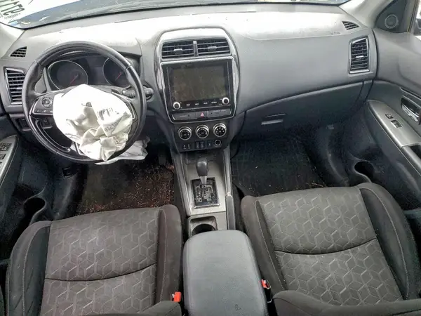 JA4APVAU4MU015799 2021 MITSUBISHI OUTLANDER - Image 8