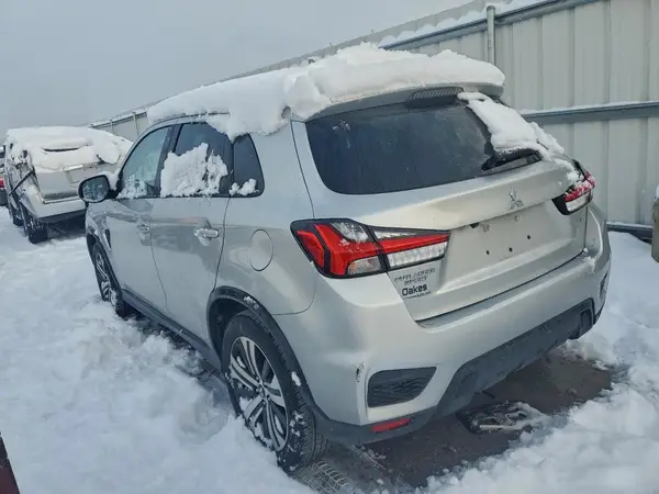 JA4APVAU5MU025452 2021 MITSUBISHI OUTLANDER - Image 2