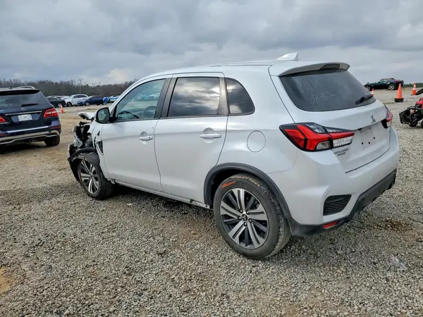 JA4APVAU5NU018034 2022 MITSUBISHI OUTLANDER - Image 2