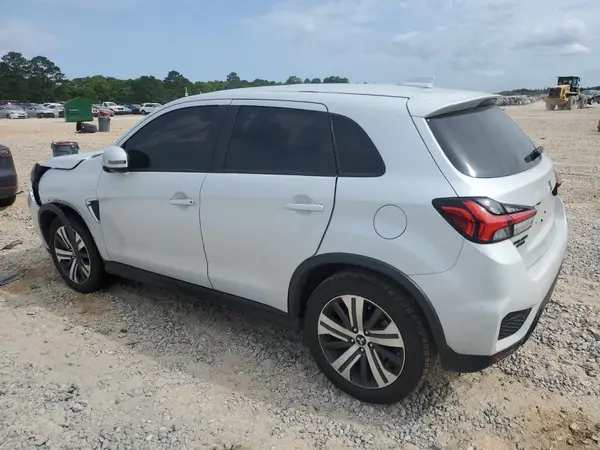 JA4APVAU5NU024156 2022 MITSUBISHI OUTLANDER - Image 2