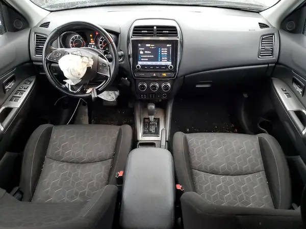JA4APVAU6MU013245 2021 MITSUBISHI OUTLANDER - Image 8