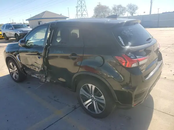 JA4APVAU6MU015769 2021 MITSUBISHI OUTLANDER - Image 2