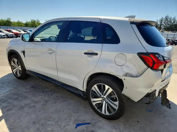 JA4APVAU6NU007866 2022 MITSUBISHI OUTLANDER - Image 2