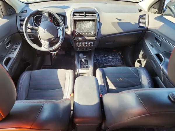 JA4APVAU6NU011285 2022 MITSUBISHI OUTLANDER - Image 8
