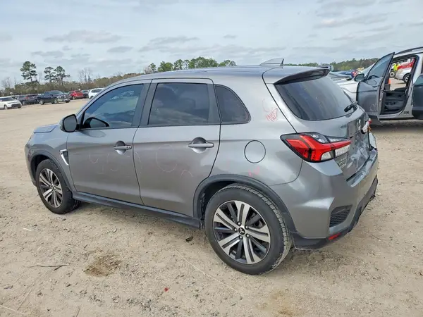 JA4APVAU7MU018938 2021 MITSUBISHI OUTLANDER - Image 2