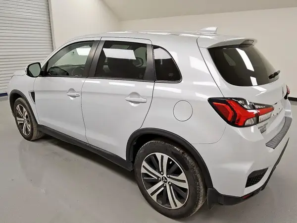 JA4APVAU7NU008900 2022 MITSUBISHI OUTLANDER - Image 2
