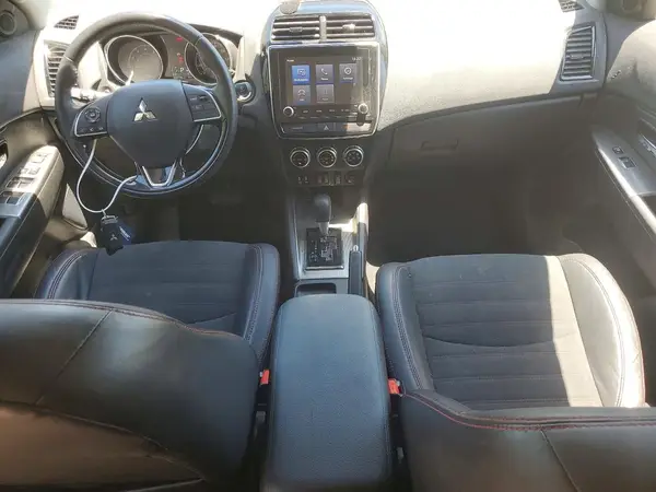 JA4APVAU7NU010811 2022 MITSUBISHI OUTLANDER - Image 8