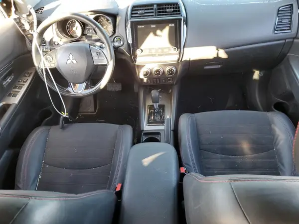 JA4APVAU7NU015670 2022 MITSUBISHI OUTLANDER - Image 8