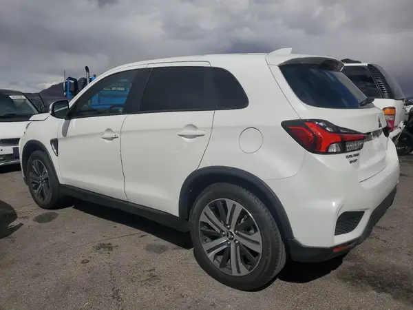 JA4APVAU8MU010203 2021 MITSUBISHI OUTLANDER - Image 2