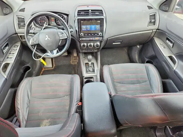 JA4APVAU8NU015001 2022 MITSUBISHI OUTLANDER - Image 8