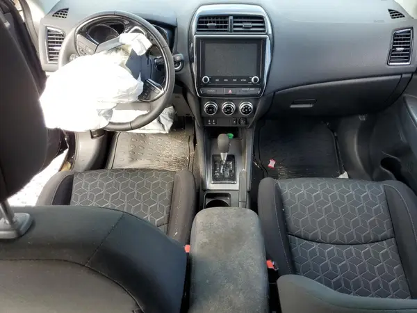 JA4APVAU9PU015771 2023 MITSUBISHI OUTLANDER - Image 8