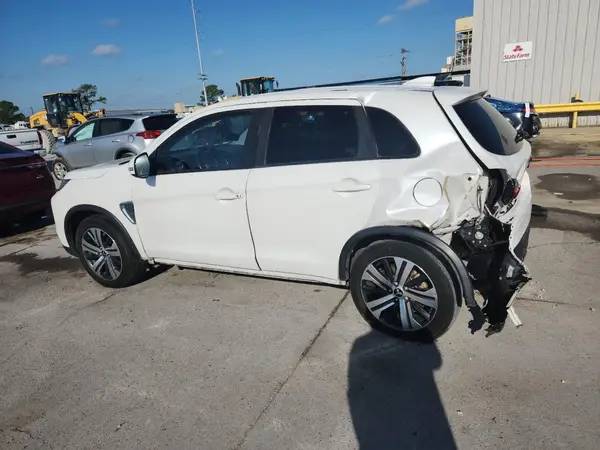 JA4APVAUXMU015757 2021 MITSUBISHI OUTLANDER - Image 2