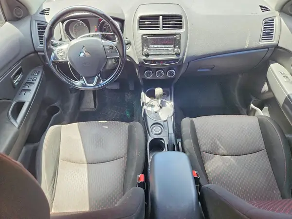 JA4AR3AU0HZ000921 2017 MITSUBISHI OUTLANDER - Image 8