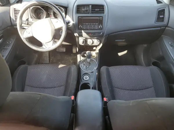 JA4AR3AU0HZ003611 2017 MITSUBISHI OUTLANDER - Image 8