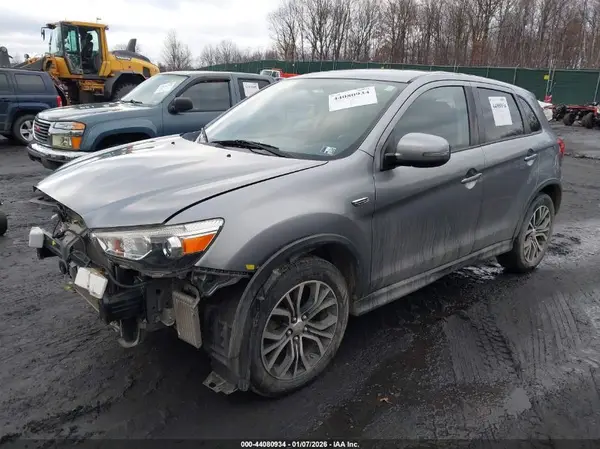 JA4AR3AU0HZ010171 2017 MITSUBISHI OUTLANDER - Image 2