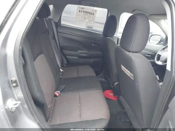 JA4AR3AU0HZ010171 2017 MITSUBISHI OUTLANDER - Image 8