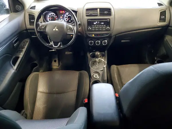 JA4AR3AU0HZ011885 2017 MITSUBISHI OUTLANDER - Image 8