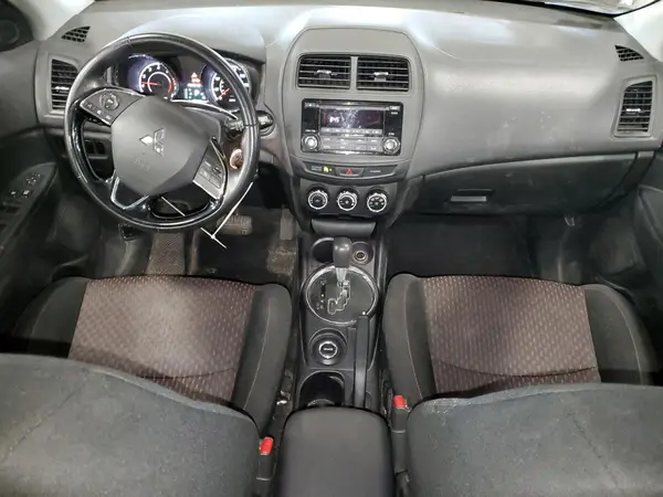 JA4AR3AU0HZ043140 2017 MITSUBISHI OUTLANDER - Image 8