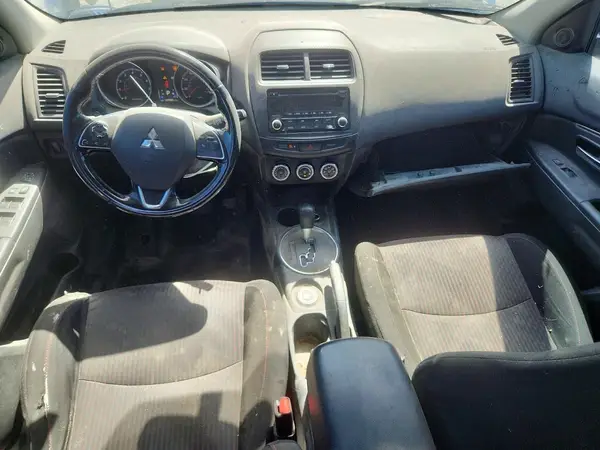 JA4AR3AU0HZ045986 2017 MITSUBISHI OUTLANDER - Image 8