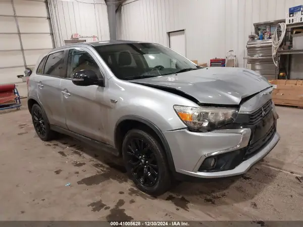 JA4AR3AU0HZ051917 2017 MITSUBISHI OUTLANDER - Image 1