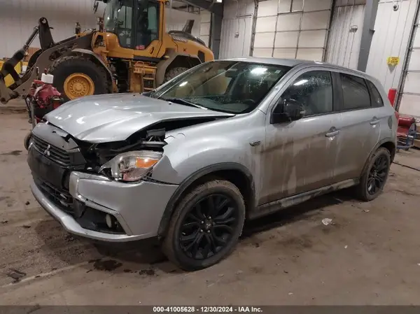 JA4AR3AU0HZ051917 2017 MITSUBISHI OUTLANDER - Image 2