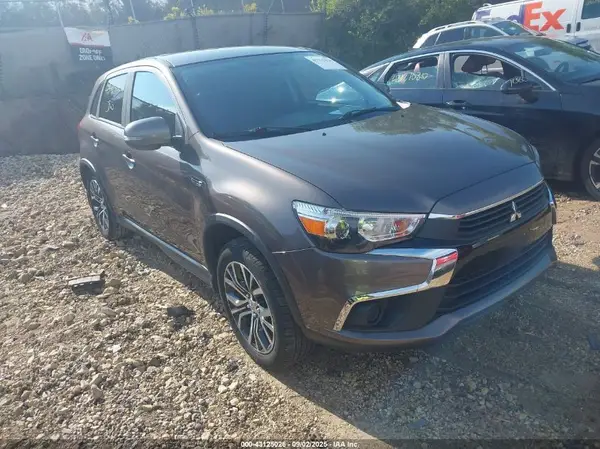 JA4AR3AU0HZ051965 2017 MITSUBISHI OUTLANDER - Image 1