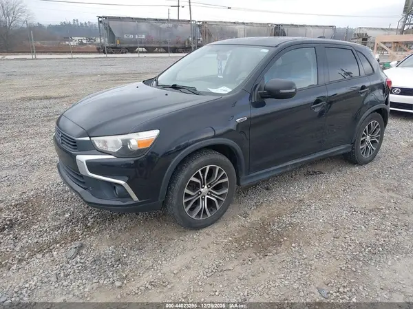 JA4AR3AU0HZ055661 2017 MITSUBISHI OUTLANDER - Image 2